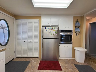 BRAND NEW HVAC SYSTEM 2026! Just listed in Camelot Lakes. Fully - photo 16