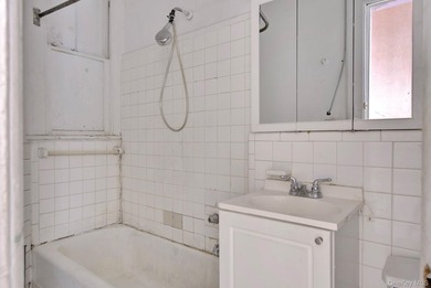 Amazing Semi-Attached 2-Story property with full basement, two - photo 18