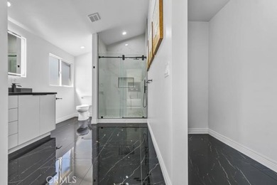 Welcome to this beautifully updated 5-bedroom, 4-bathroom home - photo 27