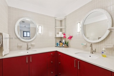 Beautifully updated 3-bedroom, 3-bath home located in the - photo 28