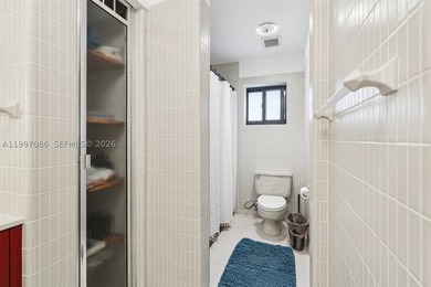 Beautifully updated 3-bedroom, 3-bath home located in the - photo 29