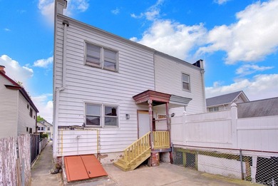Amazing Semi-Attached 2-Story property with full basement, two - photo 29