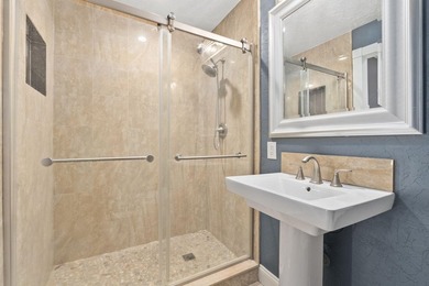 Set within Martin Downs Country Club, this 1,654 sq ft 3-bedroom - photo 30