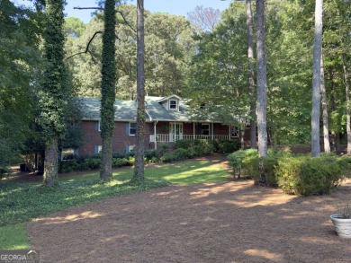 Beautiful PRIVATE home on a 2.07 acre wooded corner lot.  - Lake Home For Sale in Jonesboro, Georgia