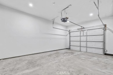 Welcome to this beautifully updated 5-bedroom, 4-bathroom home - photo 31
