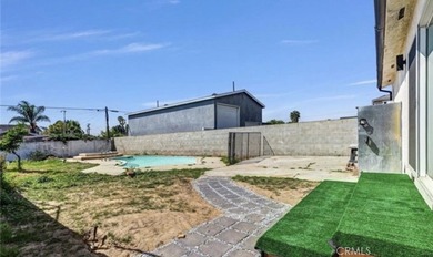 Welcome to this beautifully updated 5-bedroom, 4-bathroom home - photo 37