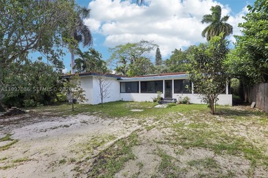Beautifully updated 3-bedroom, 3-bath home located in the - photo 51