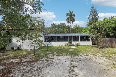 Beautifully updated 3-bedroom, 3-bath home located in the - photo 52