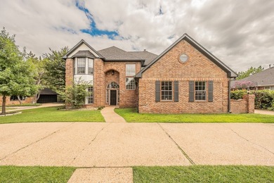 Discover this stunning, one-of-a-kind 4 bedroom & 1 office home - photo 2