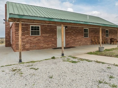 131 Acres Ranch with shop and garage, working pens in NE - photo 4