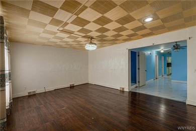 Welcome to this beautifully well-maintained and move-in-ready - photo 6