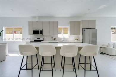 Turn this brand-new luxury single-family residence into your own - photo 7