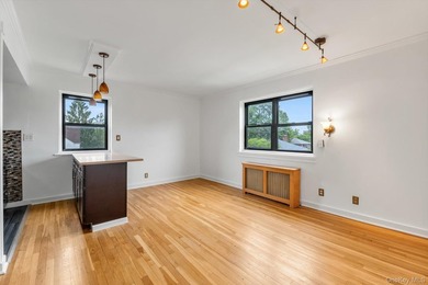 This beautiful 1 bedroom, 1 bath residence at Jeffrey Gardens - photo 6