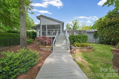 Welcome to a rare waterfront retreat in the highly sought-after - photo 7