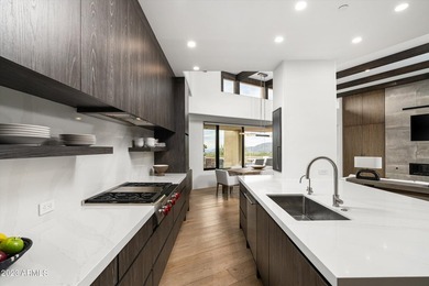 This exquisitely remodeled Apache Cottage captures the essence - photo 11