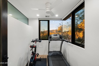 This exquisitely remodeled Apache Cottage captures the essence - photo 13