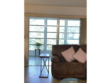 Beautiful Lake & Fountain View, 2 Bed / 2 Bath, Substantially - photo 14