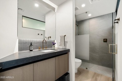 This exquisitely remodeled Apache Cottage captures the essence - photo 15