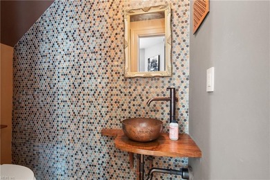 Built in 1898 by Danish engineers, this impressive Ghent home - photo 17