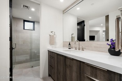 This exquisitely remodeled Apache Cottage captures the essence - photo 18