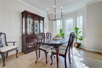 Welcome home to this beautifully updated Colonial, ideally - photo 18