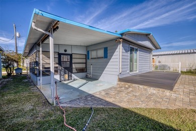 Enjoy true WATERFRONT living in this NEWLY REMODELED - photo 19