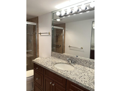 Beautiful Lake & Fountain View, 2 Bed / 2 Bath, Substantially - photo 19