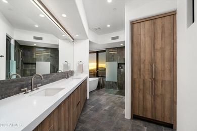 This exquisitely remodeled Apache Cottage captures the essence - photo 22