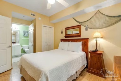 Beautiful three-bedroom, three-bath corner-unit condo with - photo 22