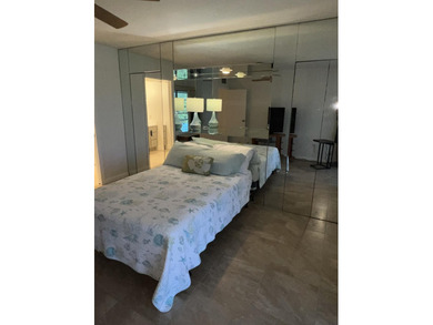 Beautiful Lake & Fountain View, 2 Bed / 2 Bath, Substantially - photo 30