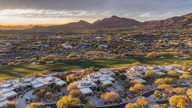 This exquisitely remodeled Apache Cottage captures the essence - photo 42