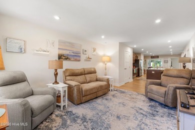 MOTIVATED SELLERS--PRICED TO SELL! Don't miss this move-in-ready - photo 7