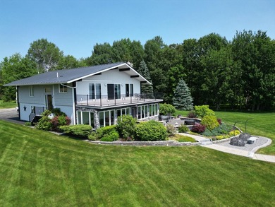 Experience modern luxury with the privacy and outdoor lifestyle - photo 3