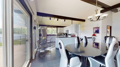 Experience modern luxury with the privacy and outdoor lifestyle - photo 9