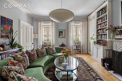 Rare full-floor 2 bed penthouse condo that soars quietly above - photo 2