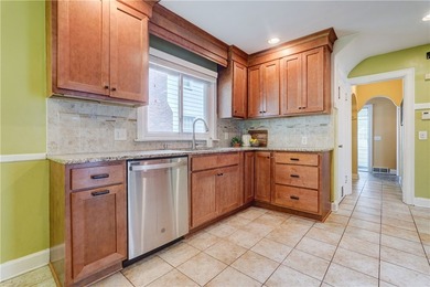 Welcome to this delightful 3 bedroom 1.5 bath Colonial offering - photo 15