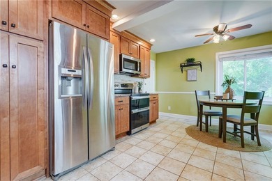 Welcome to this delightful 3 bedroom 1.5 bath Colonial offering - photo 17
