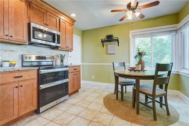 Welcome to this delightful 3 bedroom 1.5 bath Colonial offering - photo 18