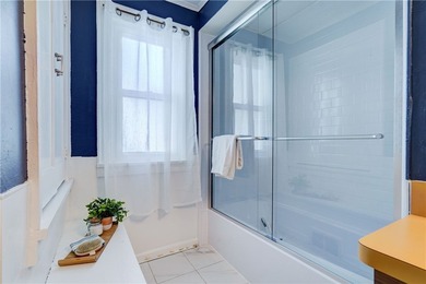 Welcome to this delightful 3 bedroom 1.5 bath Colonial offering - photo 23