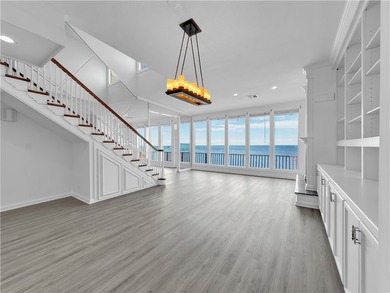 Siding and roof replaced 2024! New Flooring and interior paint - photo 3