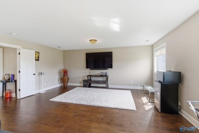 **10k towards buyers closing costs with acceptable offer**Rare - photo 25