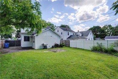 Welcome to this delightful 3 bedroom 1.5 bath Colonial offering - photo 27