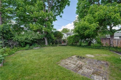 Welcome to this delightful 3 bedroom 1.5 bath Colonial offering - photo 29