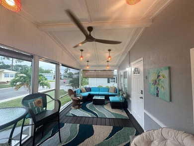 Well cared for 2 bedroom, 2 bathroom Barrington home. The front - photo 3