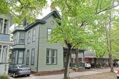 Unique opportunity to own a three unit investment property in - photo 4