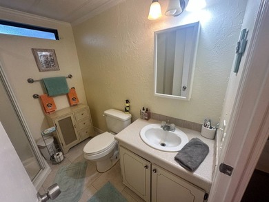 Well cared for 2 bedroom, 2 bathroom Barrington home. The front - photo 10