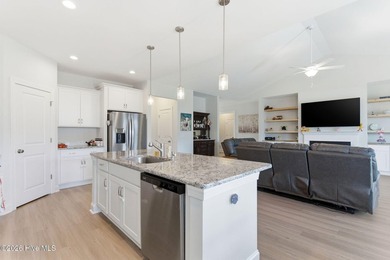 Welcome to Bridgewater Landing, one of Hampstead's most - photo 7