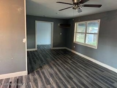 No HOA! Enjoy a light and bright interior with a fully fenced - photo 2