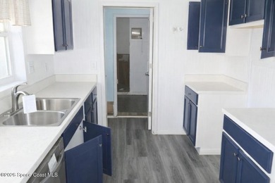 No HOA! Enjoy a light and bright interior with a fully fenced - photo 4