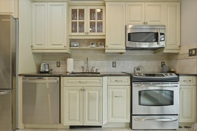 Welcome to this Stunning 4 bedroom, 3.5 bath expanded - photo 11
